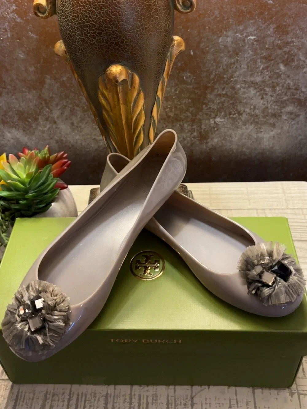 Like New ~ Women’s Tory Burch Gray Jelly Flats W/Fringe & Rhinestones ~ Size 8